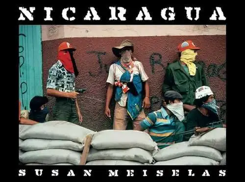 Para Susan Meiselas, un fotoperiodista o documentalista debe captar algo diferente a lo esperado, irrumpir en la relación del espectador con el sujeto de la foto y ofrecer contexto.