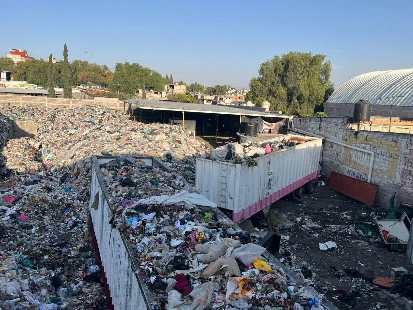 En los tiraderos ilegales la basura es almacenada sin control, ni separación, por lo que representa un riesgo.