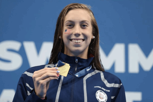 Greten Walsh de EU bate su propio récord mundial en 100 metros mariposa La nadadora estadunidense, Gretchen Walsh ostenta el récord mundial de natación en los 100 metros mariposa.