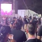 Durante un concierto de El Gran Silencio en Manzanillo, un policía lanzó gas pimienta; hubo afectados y ya se investiga el hecho.