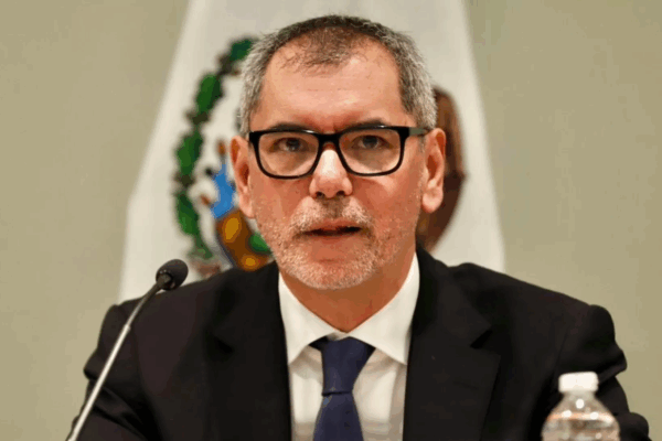 Hacienda exhorta a bancos a reducir tasas de interés El secretario de Hacienda y Crédito Público, Edgar Amador Zamora, durante su participación en la 88 Convención Bancaria en Nuevo Nayarit, Vallarta.