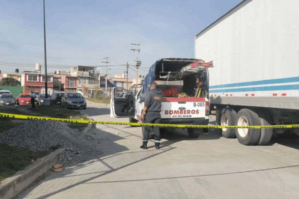 Huachicoleros causan derrame de hidrocarburo en Acolman Elementos de protección civil detectaron un derrame de diésel de un tanque de 5 mil litros, propiedad de una tienda Aurrerá en Acolman, estado de México.