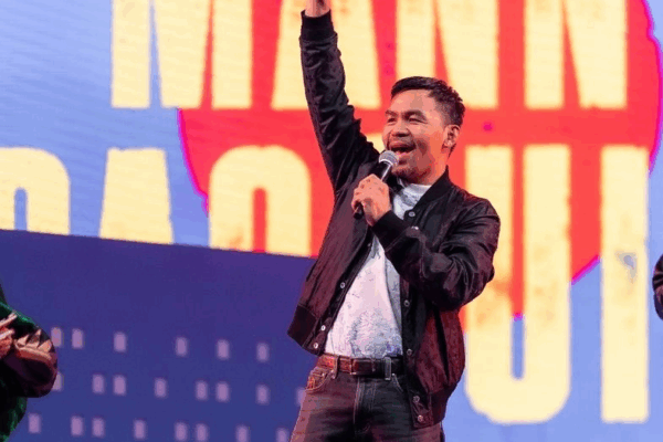 Manny Pacquiao regresa al ring tras perder en elecciones al Senado en Filipinas No quedó claro si la pelea en un escenario de Las Vegas por decidir será algo único o si Pacquiao, de 46 años, saldrá de un retiro de cuatro años para boxear a tiempo completo. A una consulta en procura de aclaraciones, su portavoz Joey Hernal dijo que los medios tendrán que aguardar por una conferencia de prensa de Pacquiao.