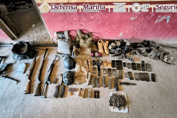 Enfrentamiento entre fuerzas federales y grupo criminal: 12 muertos En el operativo en el que participaron autoridades federales se incautó armamento diverso y equipo táctico.