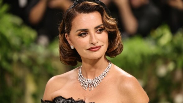 Los tonos tierra no solo se han convertido en un clásico del maquillaje, sino que también son considerados como una de las mejores opciones para rejuvenecer el rostro a partir de los 40 y 50 años.