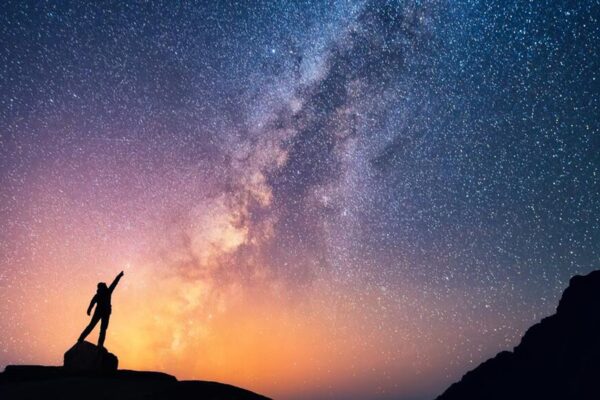 La humanidad puede no ser algo extraordinario sino más bien el resultado evolutivo natural de nuestro planeta y probablemente de otros.