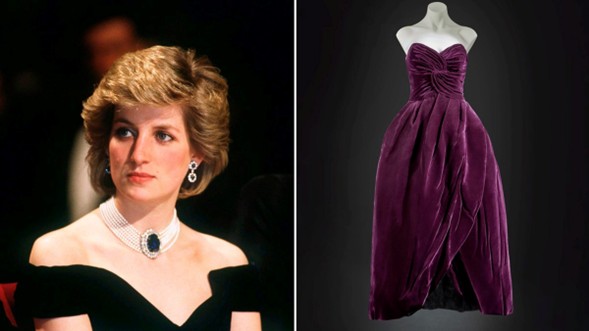 Coloridos vestidos y sombreros hasta bolsos y zapatos de la difunta princesa Diana saldrán a subasta este mes en lo que Julien's Auctions considera que es la mayor colección de moda de la princesa que haya salido a la venta.