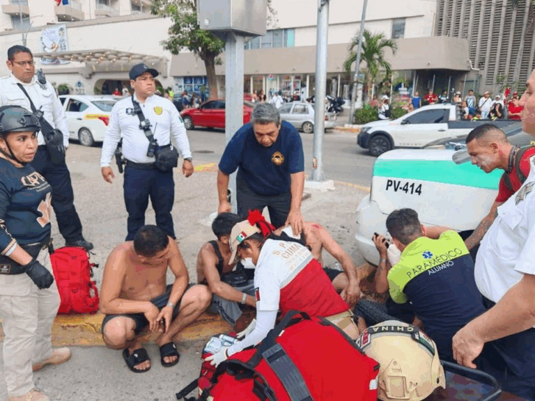 Un trabajador de la playa Papagayo en Acapulco murió luego de ser atacado por un grupo de turistas.