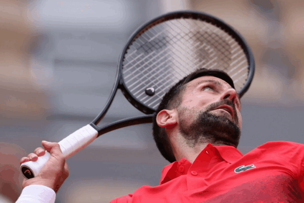 Novak Djokovic y Alexander Zverev será el último partido en turno de Roland Garros y el que cerrará los cuartos de final en los dos cuadros individuales del Grand Slam parisino. Imagen del 2 de junio de 2025.