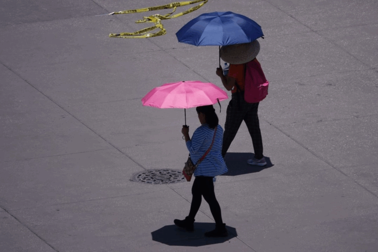 En Tamaulipas, al menos 220 escuelas de educación básica suspendieron actividades debido a las altas temperaturas.