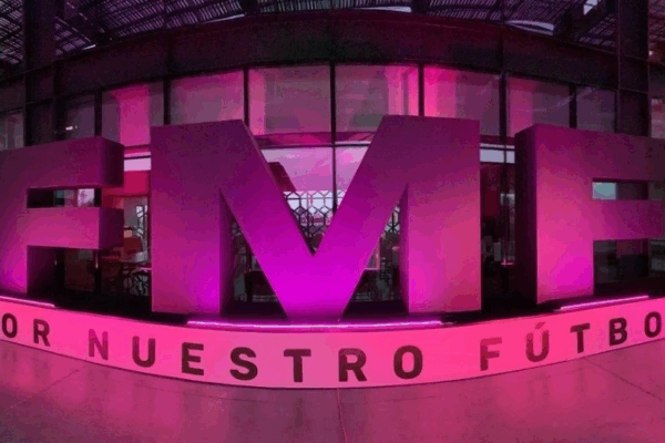 En Liga Mx, barreras disfrazadas de requisitos: clubes Desde el pasado 7 de mayo, las franquicias de segunda división fueron notificadas de la retención del fondo de mejoras de 20 mdp anuales, debido a la demanda presentada ante el TAS y una cláusula establecida en el contrato firmado con la Federación Mexicana de Futbol.