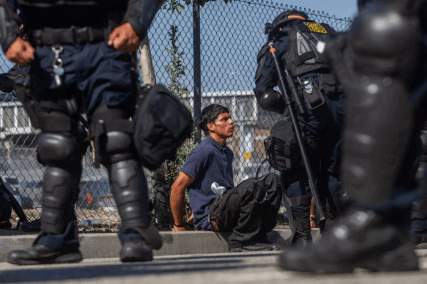 Amenaza Trump con replicar en EU redadas de Los Ángeles La respuesta feroz -pero generalmente pacífica- en Los Ángeles contra las redadas ordenadas por Trump fue utilizada por el mandatario para justificar una militarización de los operativos antimigrantes.