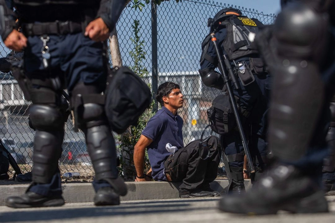 La respuesta feroz -pero generalmente pacífica- en Los Ángeles contra las redadas ordenadas por Trump fue utilizada por el mandatario para justificar una militarización de los operativos antimigrantes.