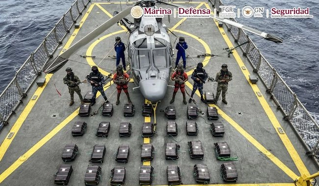 Carga asegurada en Guerrero en acción coordinada por la Marina, la Defensa, FGR, GN y SSPC. Se evitó que más de 2 millones de dosis de droga fueran fabricadas y llegaran a manos de los jóvenes. Imagen Semar.