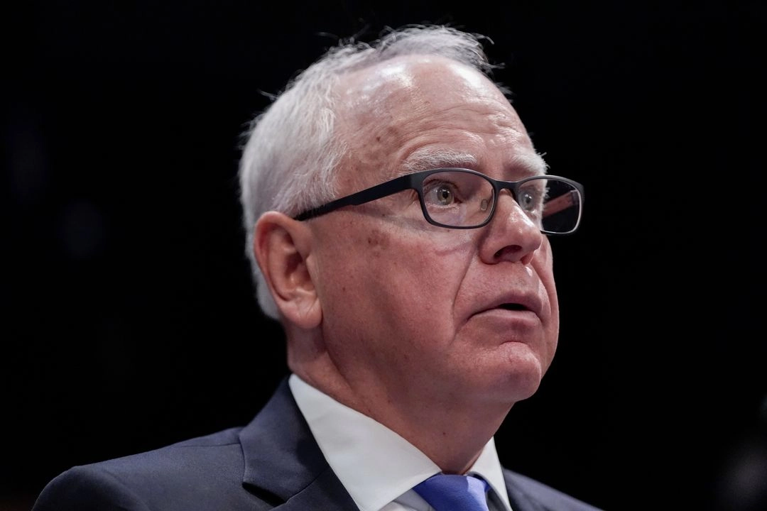 El gobernador Tim Walz afirmó que el ataque contra las casas de los congresistas en dos localidades cercanas a Mineápolis "parece un asesinato por motivos políticos". Imagen del 12 de junio de 2025.