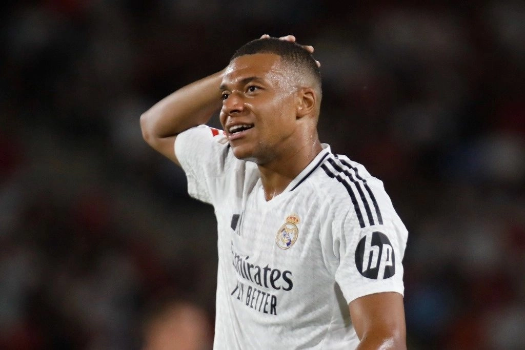 El francés Kylian Mbappé durante un partido entre su equipo, el Real Madrid.
