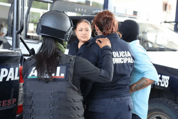 Elementos de la Fiscalía de Oaxaca detuvieron a cinco policías