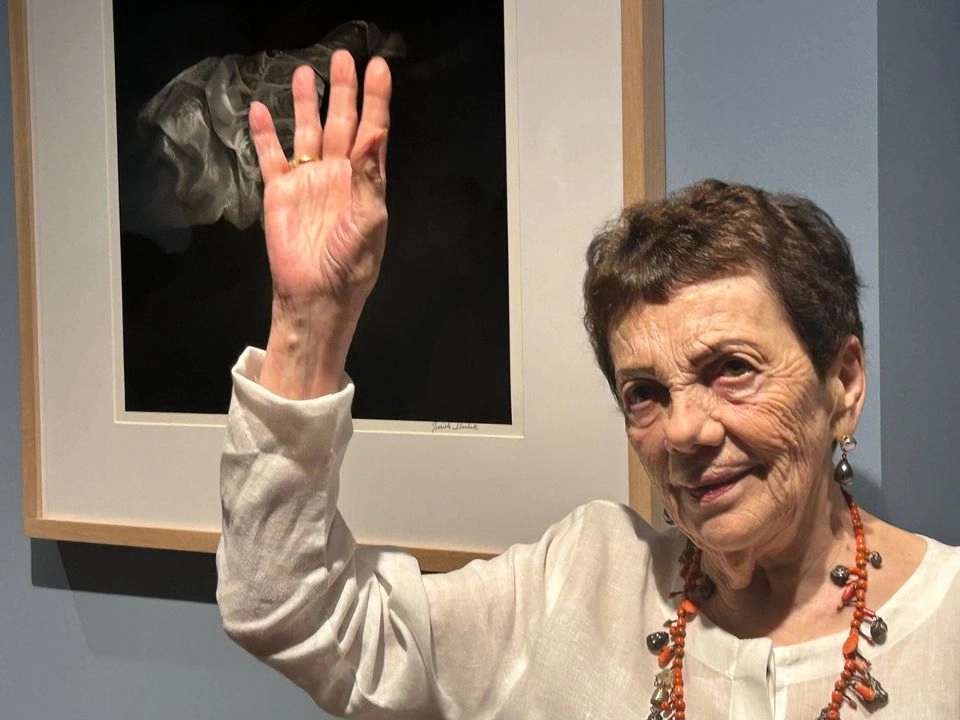 La mexicana Graciela Iturbide explicó que para ella la fotografía es un ritual, es mi modo de vida, que se basa en un momento entre azaroso y mágico, cuando aprieta el botón para que emerja la sorpresa y el hallazgo.