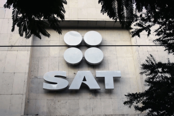 La recaudación en los primeros cinco meses de 2025 alcanzó 2 billones 411 mil 889 millones de pesos, un monto 8.8 por ciento mayor a lo registrado en el periodo comparable del año pasado, reportó el Servicio de Administración Tributaria (SAT).