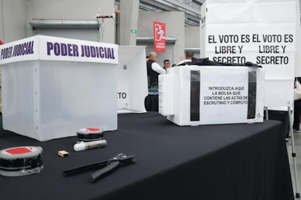 México sale a votar por el Poder Judicial Según la empresa estatal, el colapso del puente se debió a una "interferencia ilegal en la operación de transporte", al precisar que la circulación de otros trenes no se vio afectada.