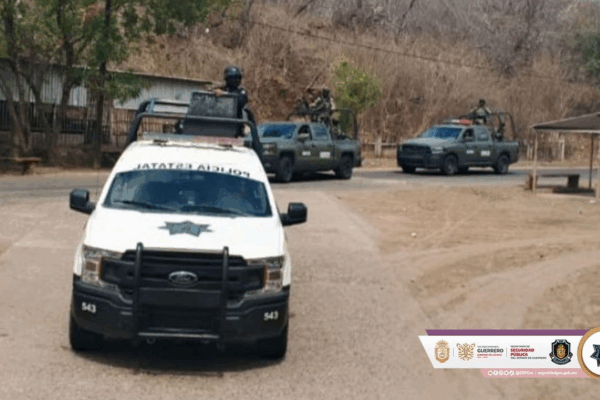 Localizan cuatro cuerpos decapitados en Coyuca de Benítez, Guerrero Al sitio acudieron elementos de la Guardia Nacional, Ejército Mexicano, policía estatal y agentes de la Fiscalía General del Estado de Guerrero, para realizar las diligencias de ley y el retiro de los cuerpos.