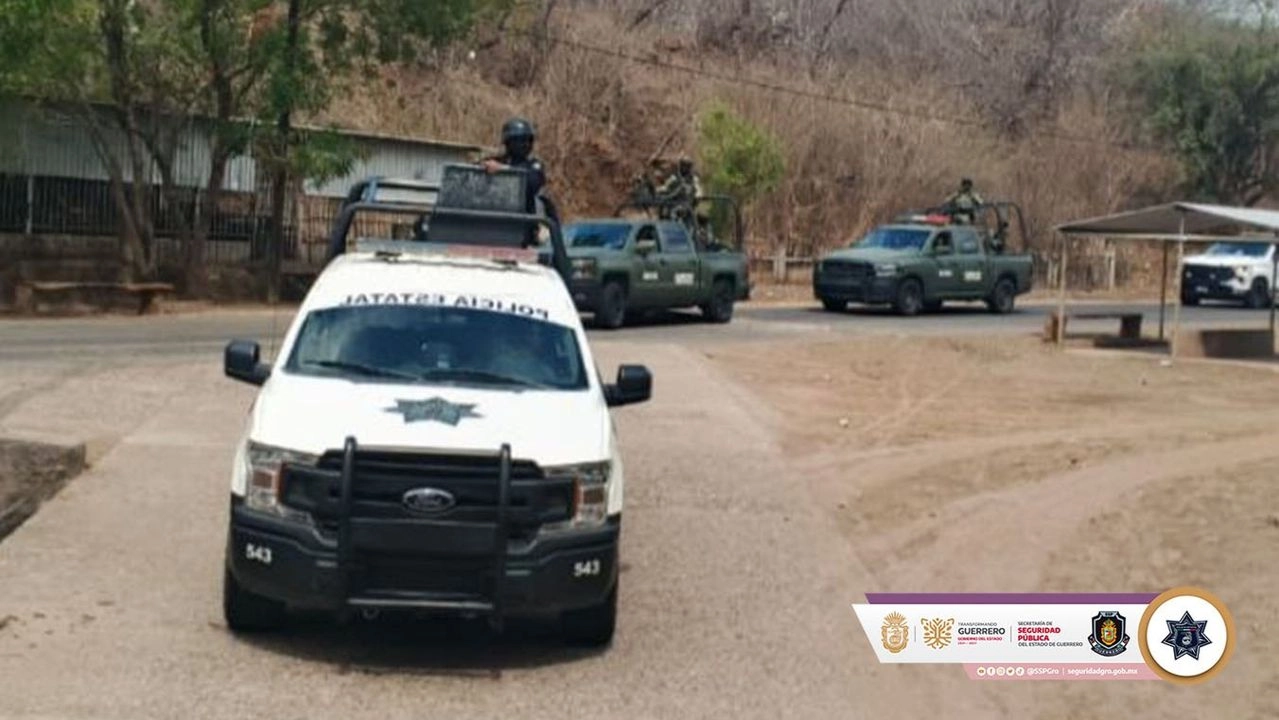 Al sitio acudieron elementos de la Guardia Nacional, Ejército Mexicano, policía estatal y agentes de la Fiscalía General del Estado de Guerrero, para realizar las diligencias de ley y el retiro de los cuerpos.