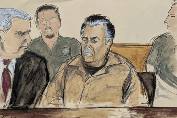 Se negocia un acuerdo en caso de ‘El Mayo’ Zambada Ilustración de Ismael 'El Mayo' Zambada durante una de sus audiencias; el capo mexicano enfrenta 17 cargos criminales federales en su contra por narcotráfico.