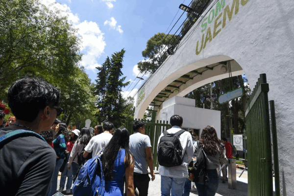 Las iniciativas han sido enviadas a la comisión de Educación por distintos legisladores y serán revisadas en conjunto para integrar una reforma equilibrada.