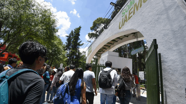Las iniciativas han sido enviadas a la comisión de Educación por distintos legisladores y serán revisadas en conjunto para integrar una reforma equilibrada.