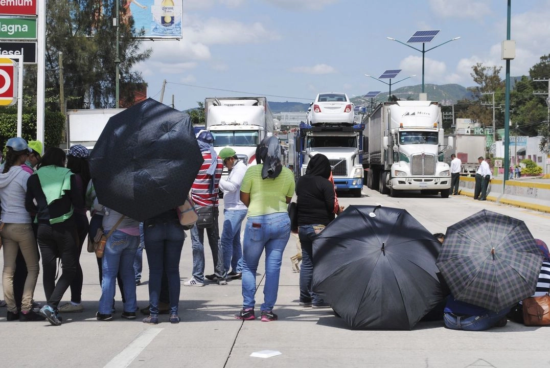 habitantes del poblado de Xaltianguis y de las zonas rurales de Acapulco, Guerrero, señalan que ha comenzado a decaer el hospital básico comunitario construido en el trienio 2002-2005.
