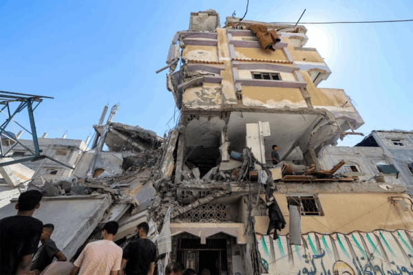 Ataques aéreos de Israel mataron al menos a 82 palestinos, mientras la ronda de negociaciones indirectas entre Tel Aviv y Hamas, realizadas en Doha, acabó sin resultados concluyentes.