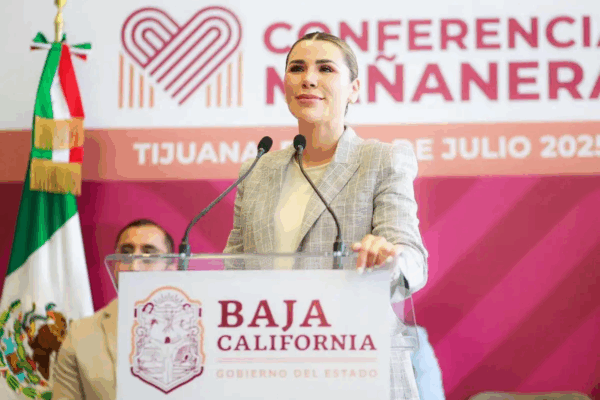 La gobernadora de Baja California, Marina del Pilar.