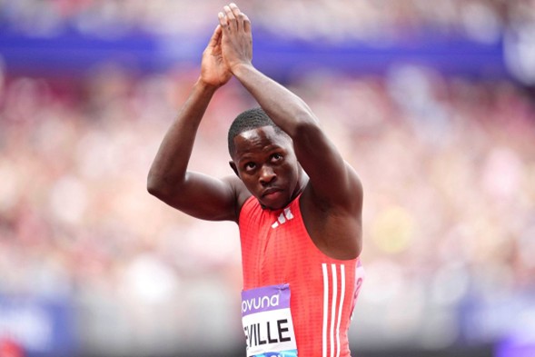 El jamaiquino Oblique Seville corrió los 100 metros en 9.86 segundos; la velocista de Santa Lucía, Julien Alfred, impuso la mejor marca del año en los 200 metros planos con un tiempo de 21 segundos y 71 centésimas.