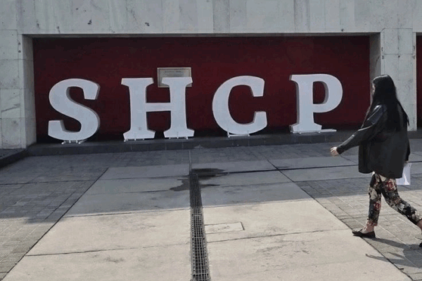 Informes de la SHCP a mayo muestran que la deuda externa creció más que la justa interna en un periodo de alta volatilidad en los mercados internacionales.