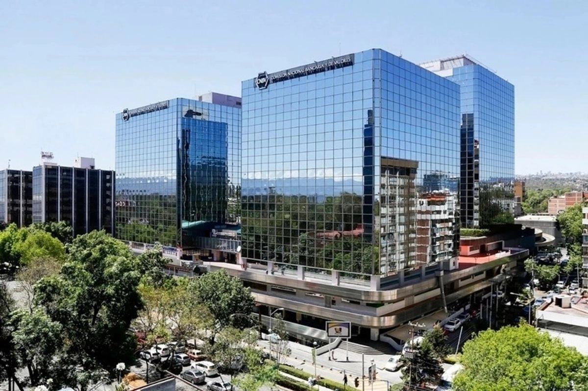 La CNBV aplicó 26 multas a Intercam; 21 sanciones a CI Banco y seis a Vector Casa de Bolsa, para un monto superior a los 185 mdp.