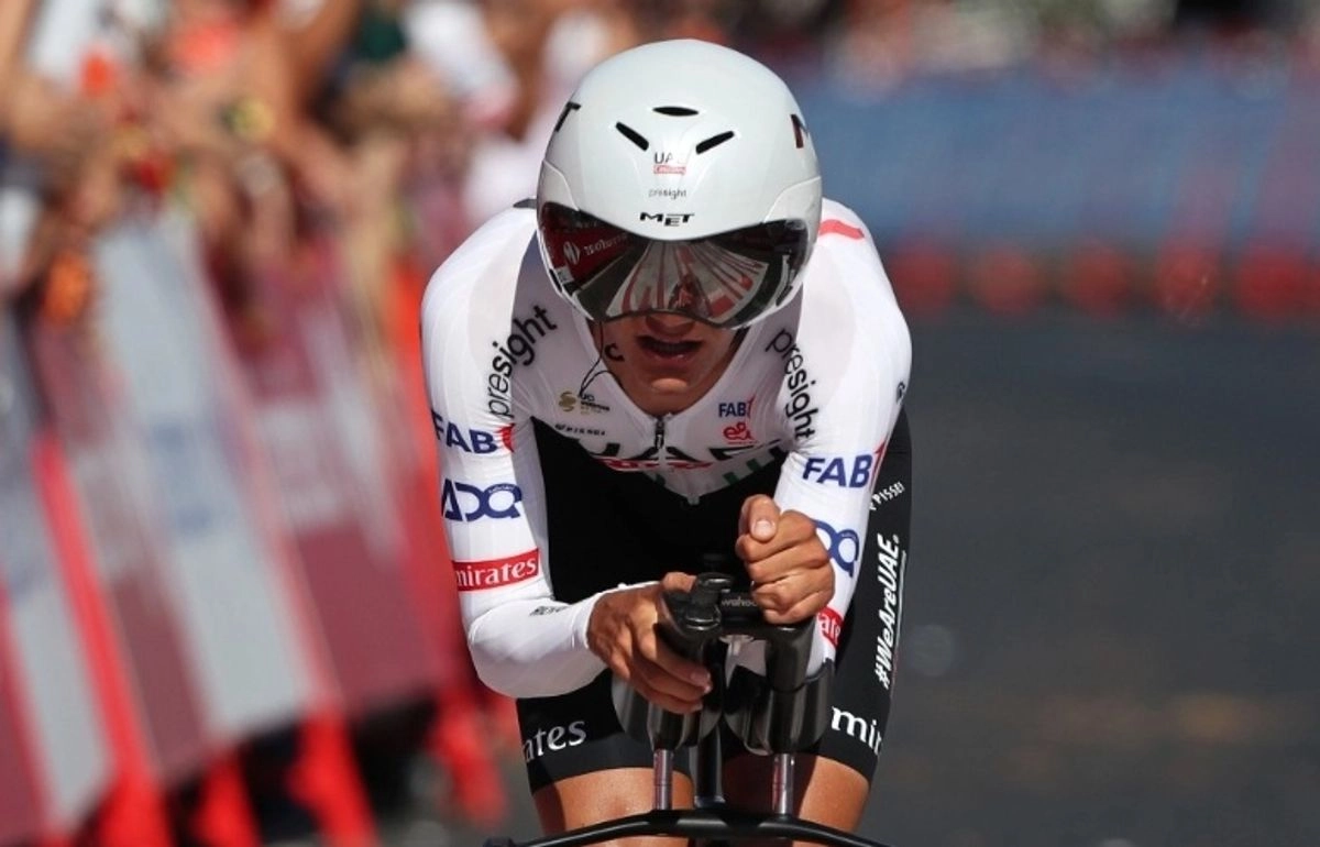 El ciclista mexicano Isaac del Toro se repuso de la caída que sufrió al inicio de la Vuelta a Burgos para finalizar en el cuarto lugar en la tercera etapa de la competencia.