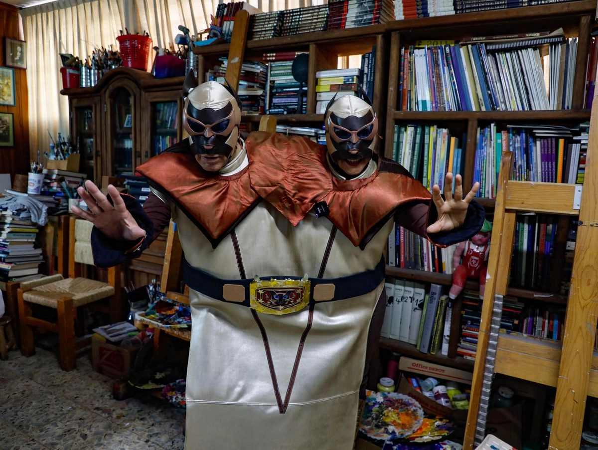 Los Siameses Company gestaron durante años el libro Bipolaridad visual en torno a su vida y cuatro décadas de trabajo artístico unificado.