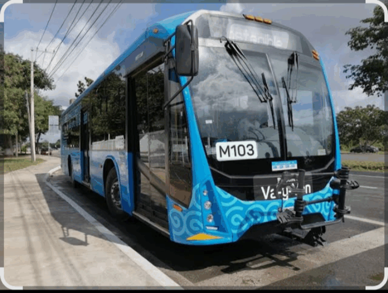 Uno de los camiones del Sistema Metropolitano de Transporte de Yucatán.