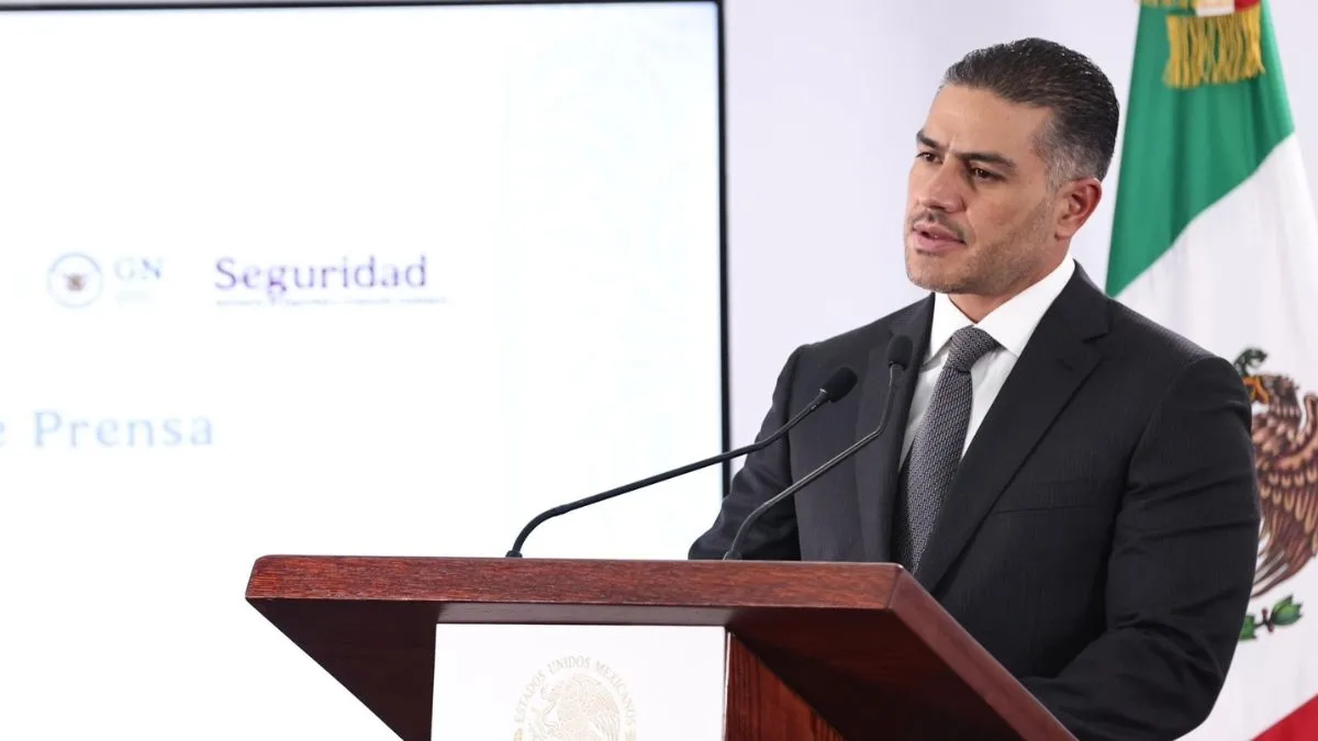 El secretario de Seguridad y Protección Ciudadana, Omar García Harfuch, durante la conferencia de prensa del gabinete de Seguridad sobre el traslado de criminales a Estados Unidos, en la Ciudad de México.