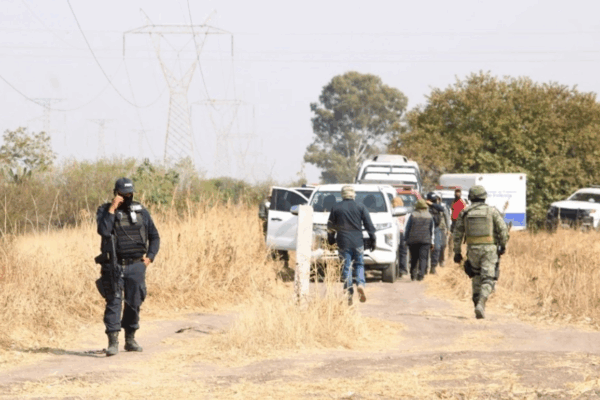 En una comunidad del municipio de Yuriria se registró un enfrentamiento entre elementos de seguridad de los tres niveles de gobierno y un grupo armado; después de la refriega fue liberado un hombre secuestrado.