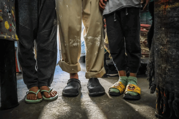 La entidad funciona como cuello de botella y punto de dispersión, sin embargo, una fracción menor prolonga su estancia e incluso se inserta a menudo en el sector informal