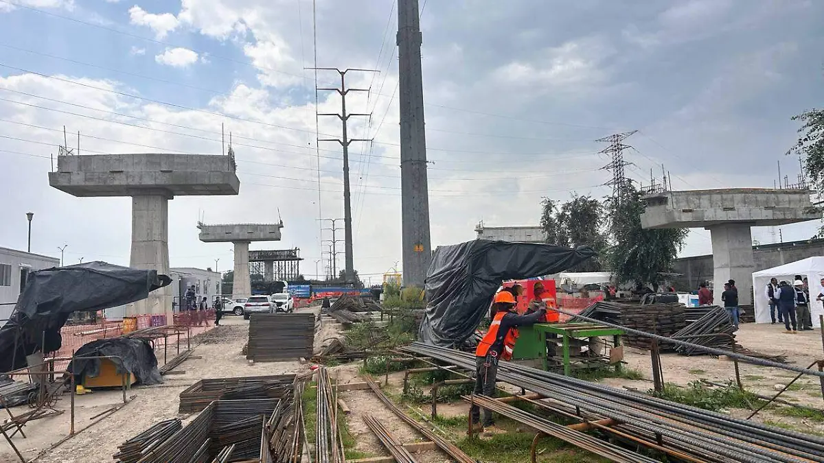 La obra beneficiará a 800 mil habitantes de Ecatepec y Tecámac, mejorando la movilidad y la conexión con el Aeropuerto Internacional Felipe Ángeles.