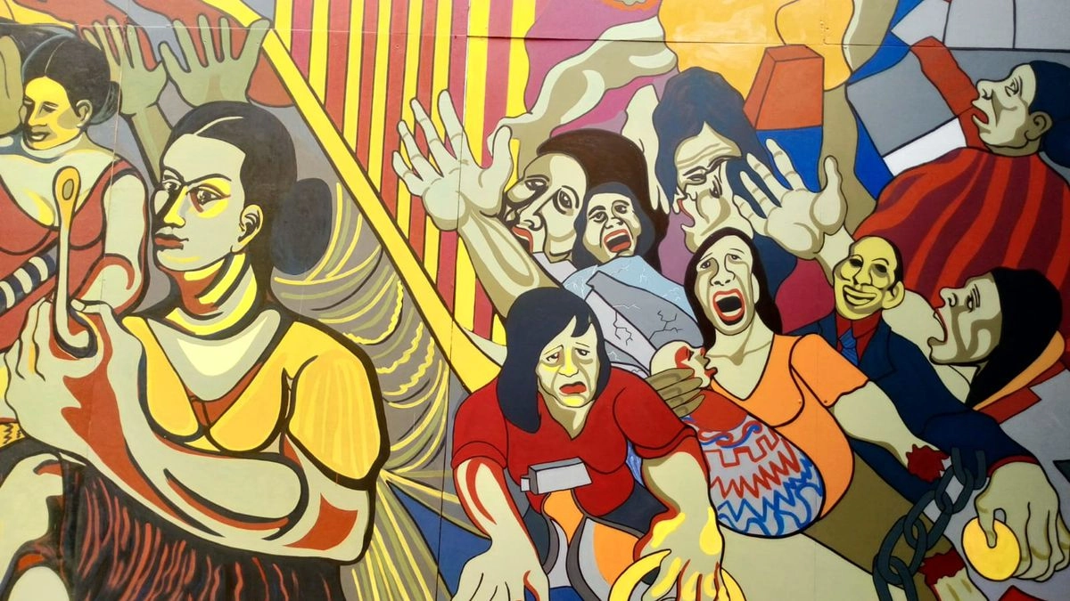 En la estación San Antonio Abad del Metro, los pasajeros bajan con prisa por las escaleras hacia la salida José Joaquín Arriaga, colonia Obrera.