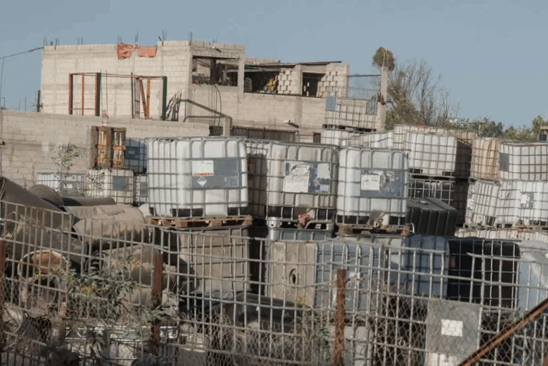 La Semar encabezó operativos realizados con otras instituciones del Gabinete de Seguridad contra participantes en el contrabando de combustible (huachicol fiscal), relacionados con el aseguramiento de diez millones de litros de combustible en Tamaulipas, en marzo pasado.