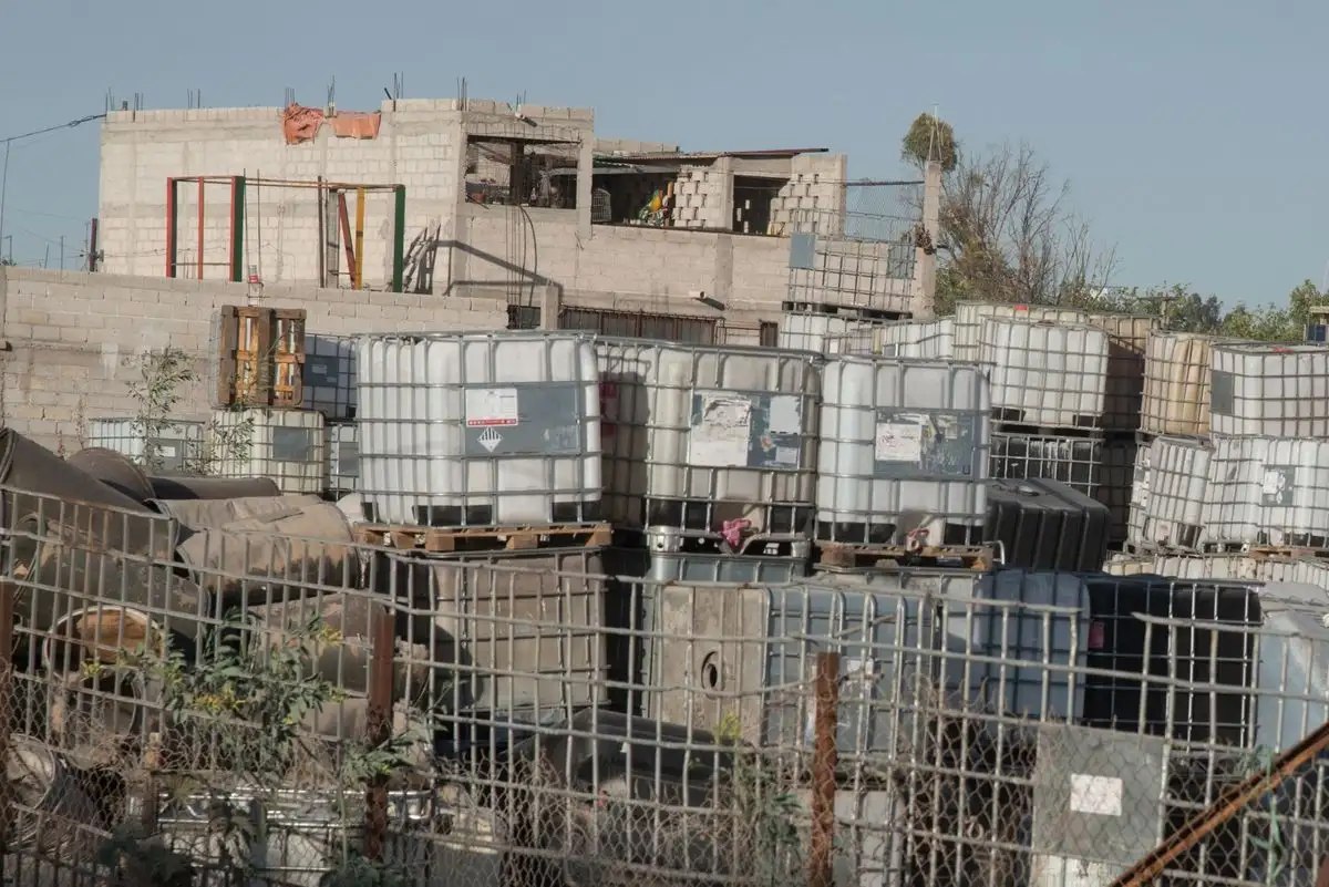 La Semar encabezó operativos realizados con otras instituciones del Gabinete de Seguridad contra participantes en el contrabando de combustible (huachicol fiscal), relacionados con el aseguramiento de diez millones de litros de combustible en Tamaulipas, en marzo pasado.