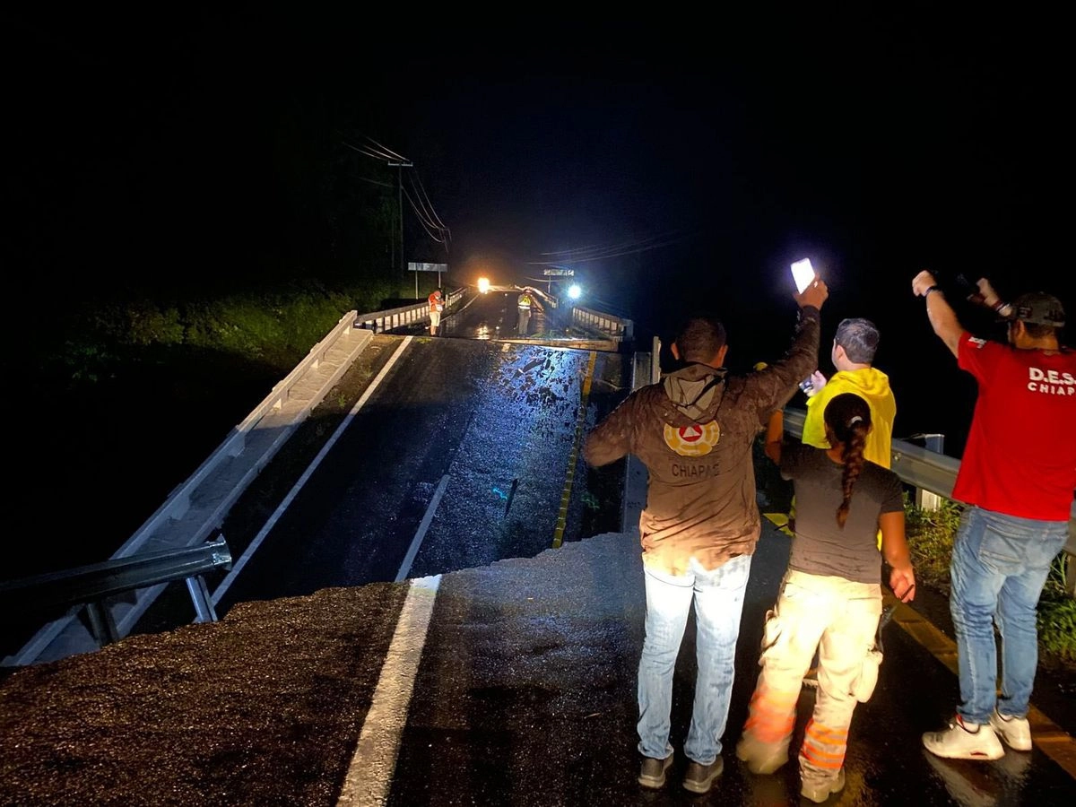 El colapso del Tablazón 1 en la autopista costera de Chiapas provocó el cierre de tránsito entre los municipios de Mapastepec y Tapachula.