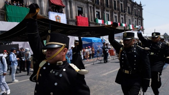 El desfile cívico-militar del Estado de México que encabezó la gobernadora mexiquense, Delfina Gómez, se pudo ver en Mexiquense TV o en las redes sociales de la administración estatal