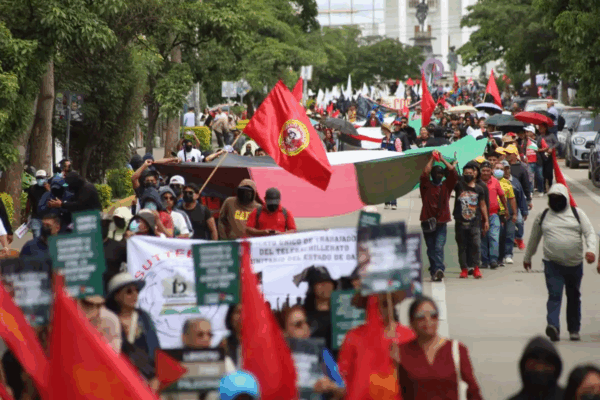 Manifestantes durante la protesta.