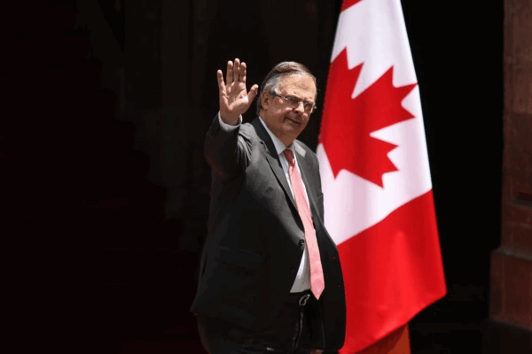 Por su parte, Cervantes Díaz indicó que hablar de acuerdos bilaterales entre los países que conforman América del Norte “es muy temprano”, porque se están acomodando las cosas, se están analizando los déficits comerciales, los buenos resultados y se están revisando los capítulos que no se han materializado.