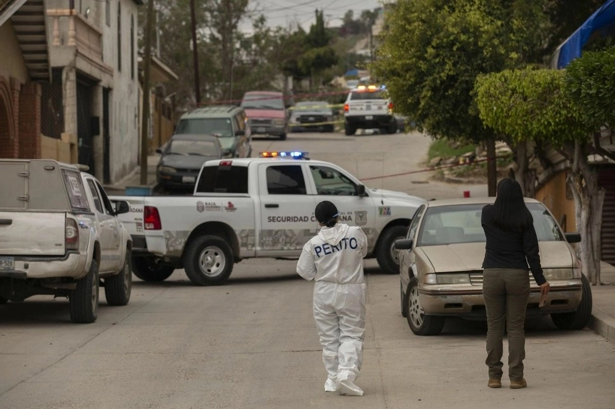 El ataque se produjo mediante drones que sobrevolaron por el inmueble ubicado en Playas de Tijuana.